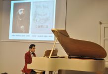 Piyano Tuşları Ile Farklı Ezgiler Turing Konseri Abdülaziz Bestesi Ve Osmanlı Marşlarını Çaldı. 8356